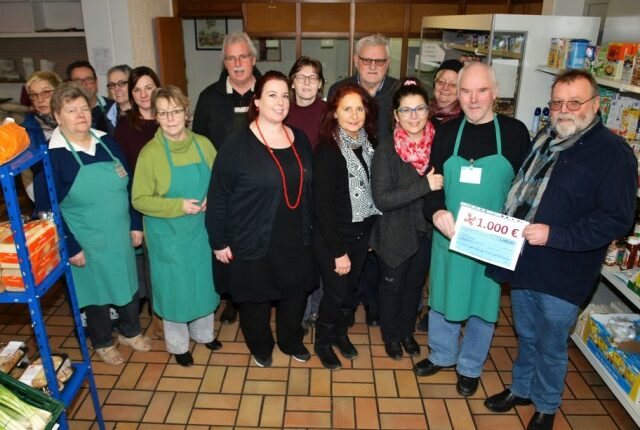 Initiatoren der Stallweihnacht überreichen eingegangene Spenden – KW 7 / 17