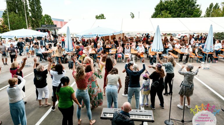 Seit 2009 in Waghäusel: Größtes regionales Benefiz-Hoffest der Kulturen | KW 21+22/2025